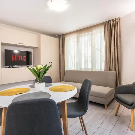 Apartment & Warna