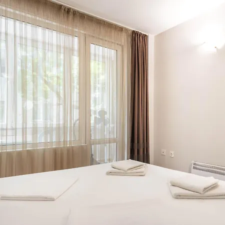 Apartment & Varna